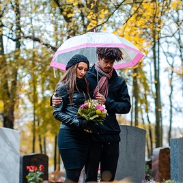 10 ways to honor the deceased around the world